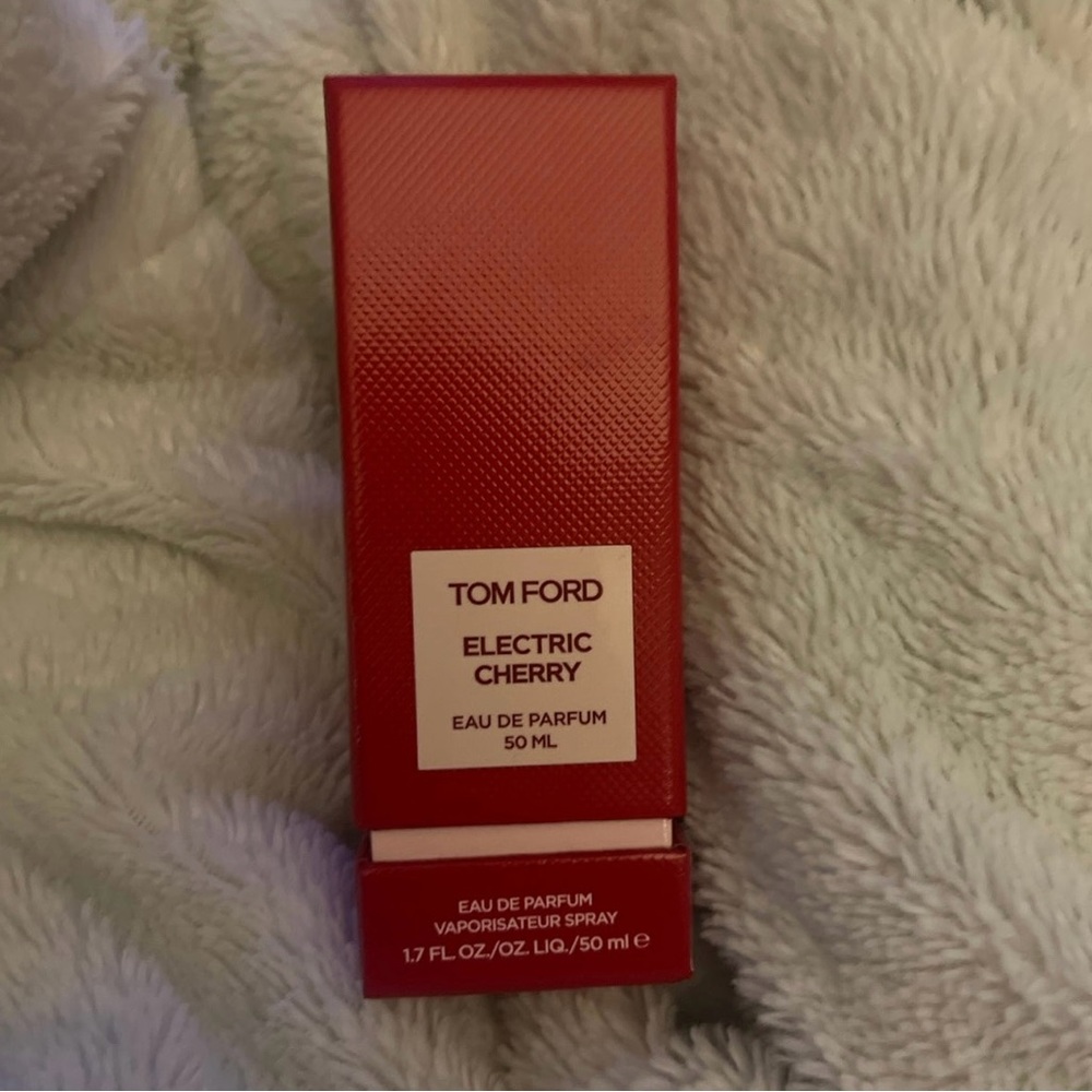 TOM FORD Electric Cherry